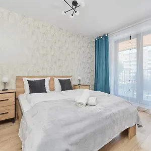 Nowoczesny Z Balkonem I Parkingiem W Centrum Wroclawia By Renters Apartament